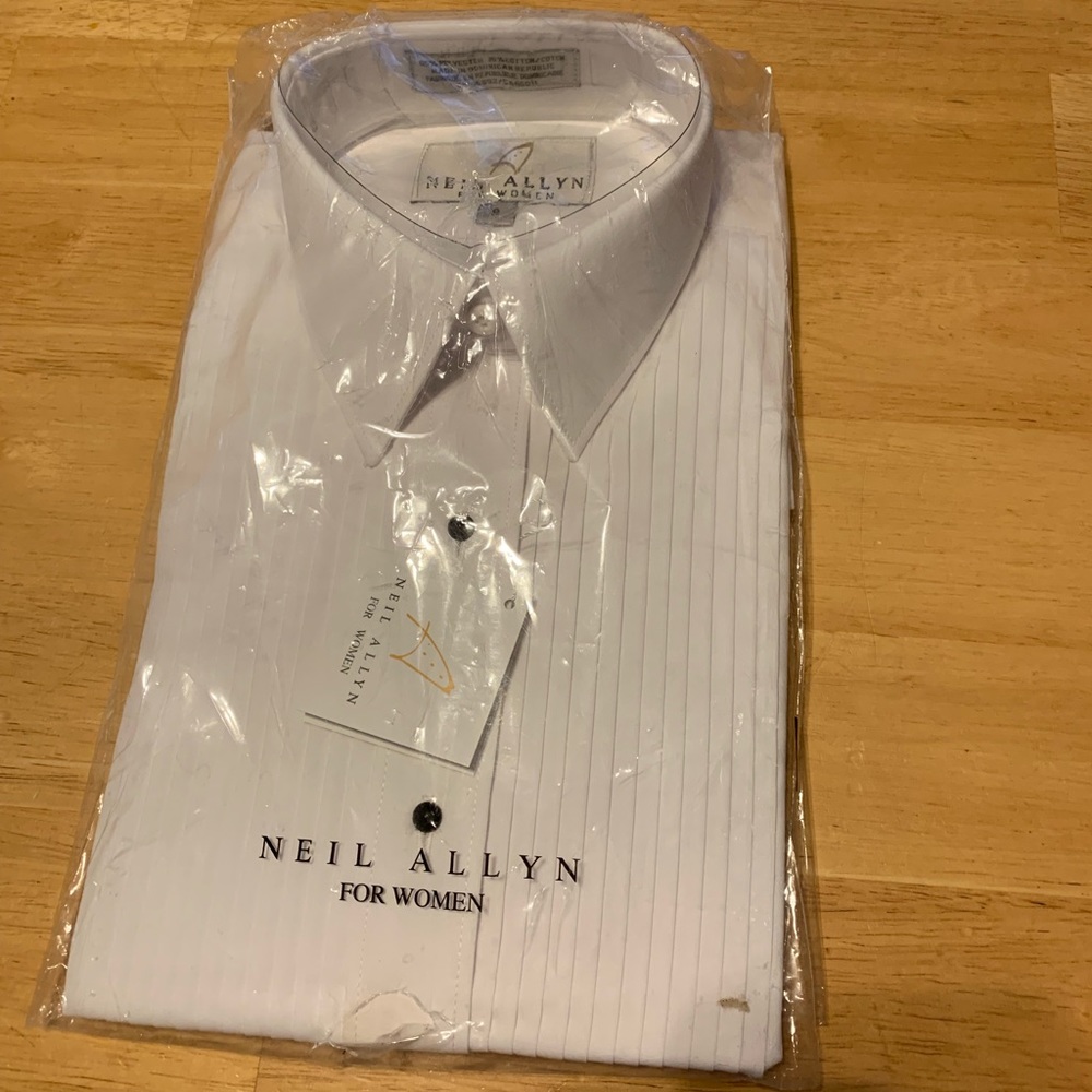 Women’s banquet tuxedo shirt